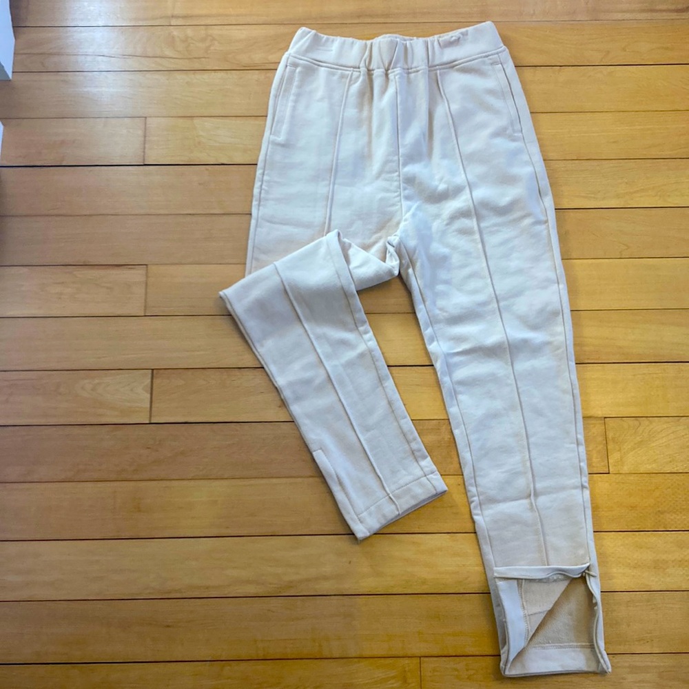 Beige fitted joggers